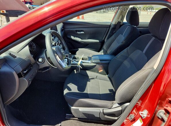 3N1AB8CV8SY334969 2025 NISSAN SENTRA Красный Вид салона спереди