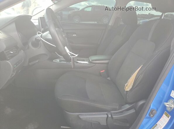 3N1AB8CV9RY216343 2024 NISSAN SENTRA Синий Вид салона спереди