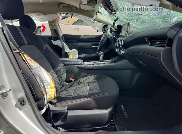 3N1AB8CVXMY331834 2021 NISSAN SENTRA Silver Widok wnętrza z przodu