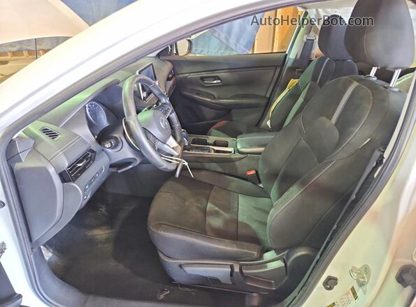 3N1AB8CVXPY243161 2023 NISSAN SENTRA Белый Вид салона спереди