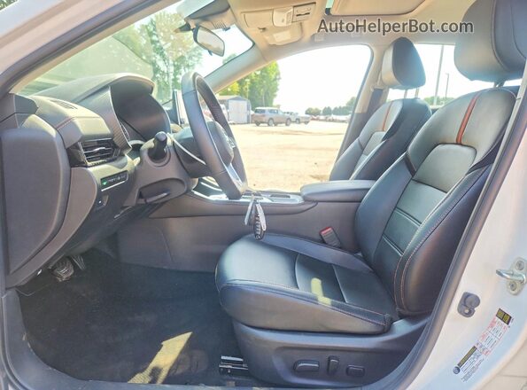 3N1AB8DV0PY267614 2023 NISSAN SENTRA Белый Вид салона спереди