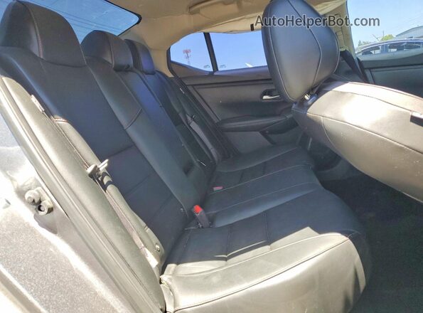 3N1AB8DV2LY299166 2020 NISSAN SENTRA Gray Vista de los asientos traseros