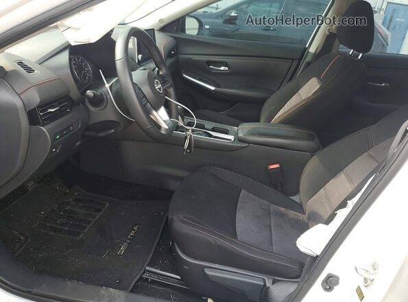 3N1AB8DV2RY333129 2024 NISSAN SENTRA White Вид салону спереду