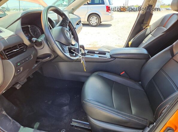 3N1AB8DV3PY312402 2023 NISSAN SENTRA Orange Vista interior delantera
