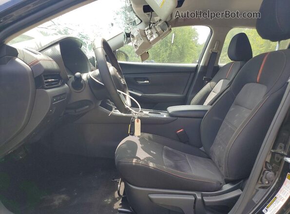 3N1AB8DV3SY325823 2025 NISSAN SENTRA Черный Вид салона спереди