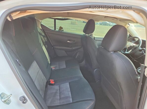 3N1AB8DV4RY336579 2024 NISSAN SENTRA White Vista de los asientos traseros