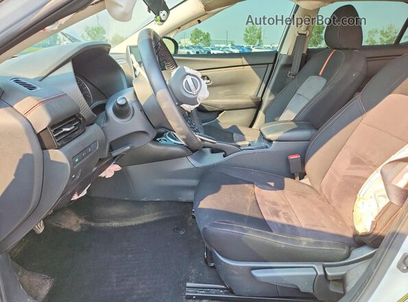 3N1AB8DV4RY336579 2024 NISSAN SENTRA White Vista interior delantera
