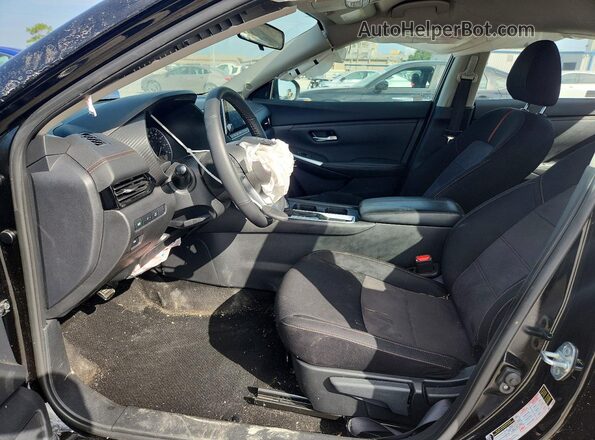 3N1AB8DV8PY243335 2023 NISSAN SENTRA Black Widok wnętrza z przodu