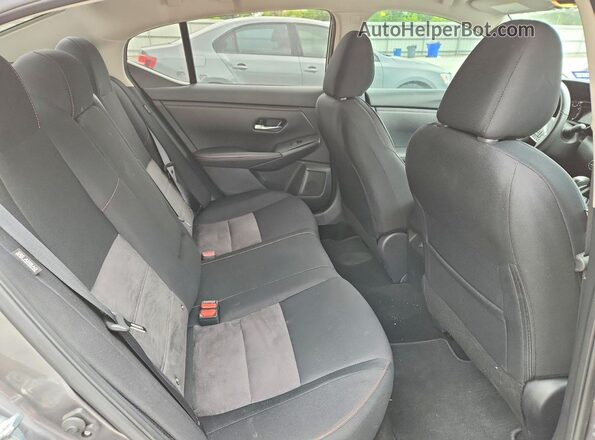 3N1AB8DV9RY352390 2024 NISSAN SENTRA Gray Vista de los asientos traseros