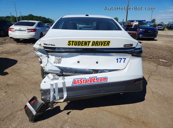3N1AB9BV3TY241110 2026 NISSAN SENTRA White Հետևի տեսք