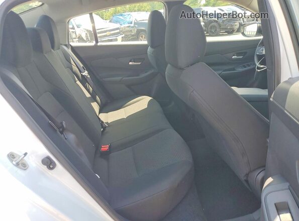 3N1AB9BV6TY217772 2026 NISSAN SENTRA White Rear seats view