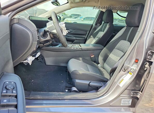 3N1AB9CV4TY267052 2026 NISSAN SENTRA Gray Vista interior delantera