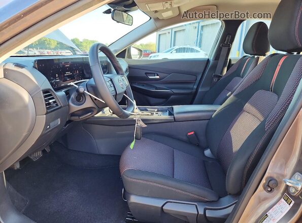3N1AB9DV2TY243962 2026 NISSAN SENTRA Серый Вид салона спереди