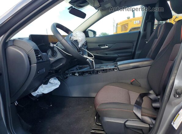 3N1AB9DV3TY260107 2026 NISSAN SENTRA Gray წინა სალონის ხედი