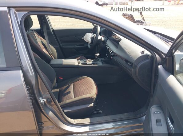 3N1AB9DV7TY299556 2026 NISSAN SENTRA Серый Вид салона спереди