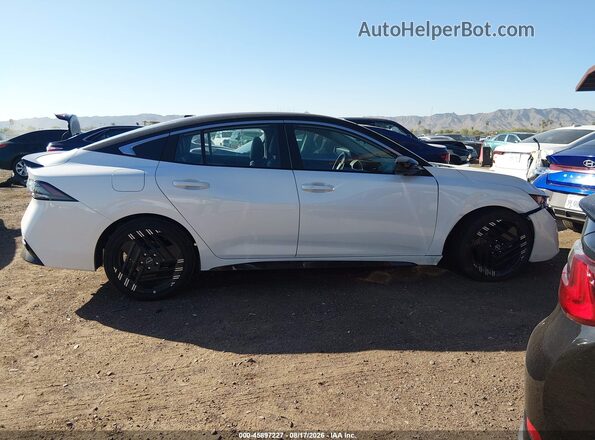 3N1AB9DV9TY224972 2026 NISSAN SENTRA White Rear interior view
