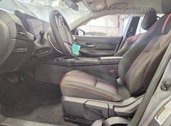 3N1AB9DVXTY279429 2026 NISSAN SENTRA Gray Вид салону спереду
