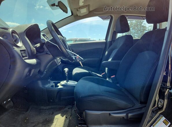 3N1CE2CP0HL357666 2017 NISSAN VERSA Черный Вид салона спереди