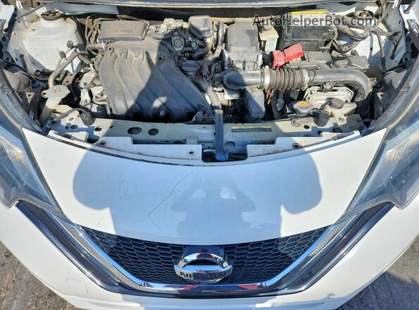 3N1CE2CP4JL353013 2018 NISSAN VERSA Белый Вид задней части салона