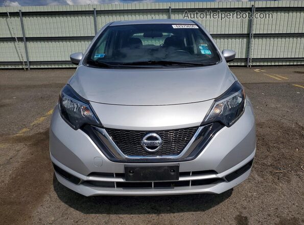 3N1CE2CP5HL368288 2017 NISSAN VERSA Silver Widok z przodu