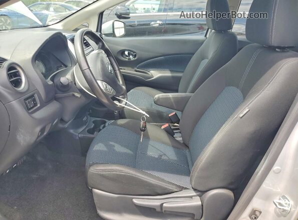 3N1CE2CP5HL368288 2017 NISSAN VERSA Silver Widok wnętrza z przodu