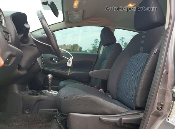 3N1CE2CP6JL357824 2018 NISSAN VERSA Серый Вид салона спереди