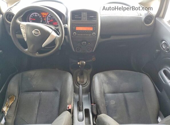 3N1CE2CP8HL358144 2017 NISSAN VERSA White Vista del salpicadero
