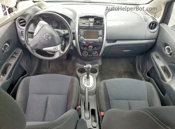 3N1CE2CPXHL368674 2017 NISSAN VERSA Gray Widok deski rozdzielczej