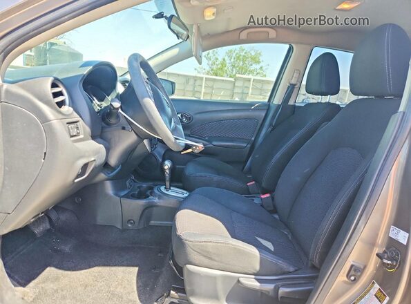 3N1CN7AP1HL803727 2017 NISSAN VERSA Tan Вид салону спереду