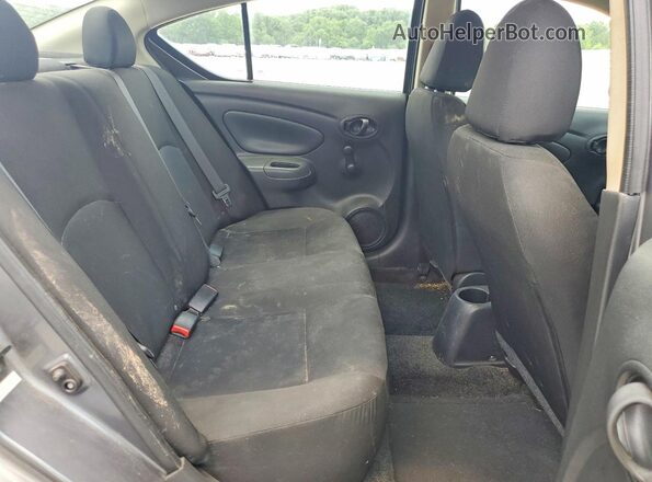 3N1CN7AP1JL812482 2018 NISSAN VERSA Gray Հետևի նստատեղերի տեսք
