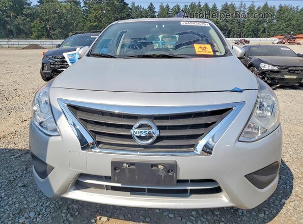 3N1CN7AP1KL857553 2019 NISSAN VERSA Серебряный Вид спереди