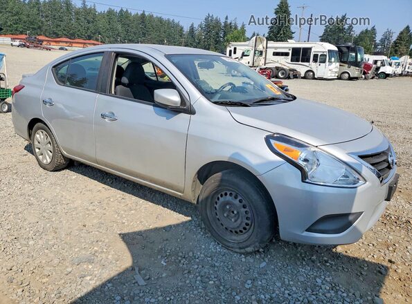 3N1CN7AP1KL857553 2019 NISSAN VERSA Серебряный Передняя правая четверть