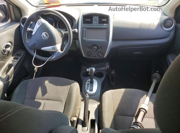 3N1CN7AP1KL857553 2019 NISSAN VERSA Серебряный Вид панели приборов