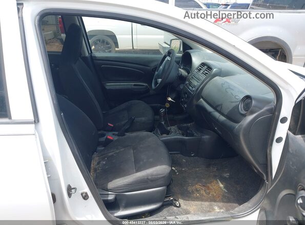3N1CN7AP2GL895901 2016 NISSAN VERSA White Front interior view