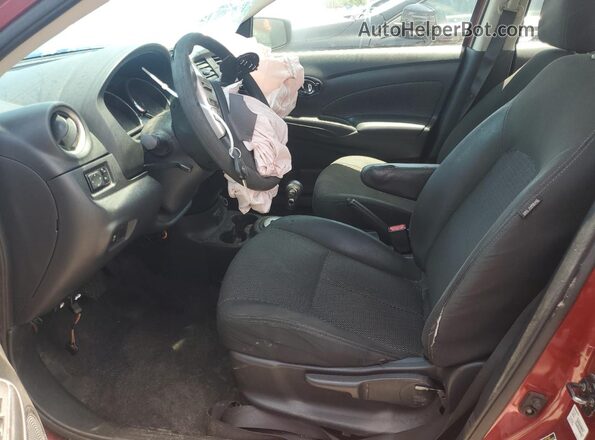 3N1CN7AP2JL816864 2018 NISSAN VERSA Red Սալոնի դիմացի տեսք