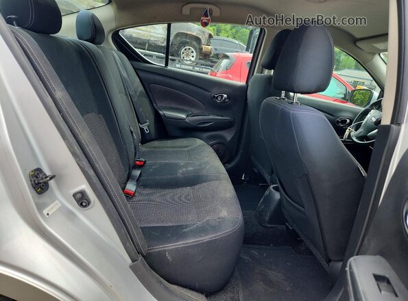 3N1CN7AP2KL821113 2019 NISSAN VERSA Silver Вид задніх сидінь