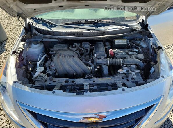 3N1CN7AP2KL837358 2019 NISSAN VERSA Silver Vista interior trasera
