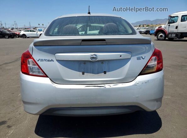 3N1CN7AP3GL909417 2016 NISSAN VERSA Silver უკანა ხედი