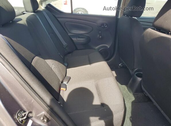 3N1CN7AP3KL828247 2019 NISSAN VERSA Gray Vista de los asientos traseros