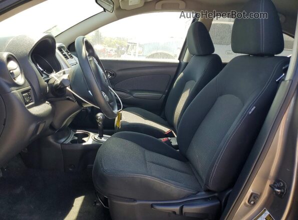 3N1CN7AP4GL859174 2016 NISSAN VERSA Gray Вид салону спереду
