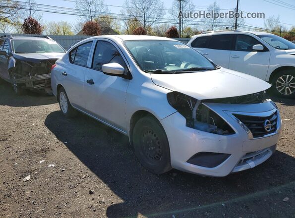 3N1CN7AP4JL813044 2018 NISSAN VERSA Gray წინა მარჯვენა