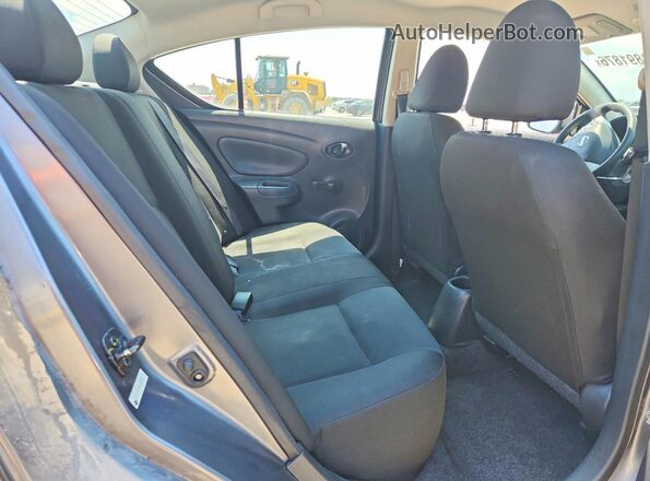 3N1CN7AP4JL837702 2018 NISSAN VERSA Gray უკანა სავარძლების ხედი