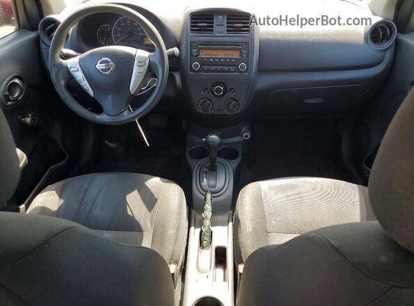 3N1CN7AP4JL841104 2018 NISSAN VERSA Red Вид панелі приладів