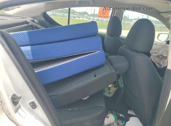 3N1CN7AP4JL855276 2018 NISSAN VERSA White Вид задніх сидінь
