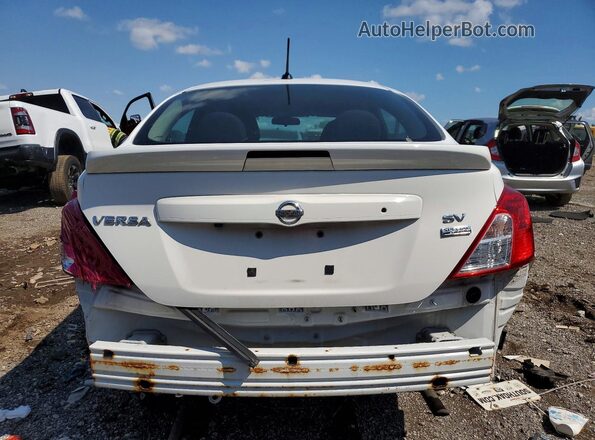 3N1CN7AP4JL864544 2018 NISSAN VERSA Белый Вид сзади