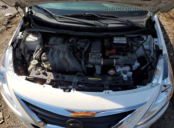 3N1CN7AP4JL864544 2018 NISSAN VERSA Белый Вид задней части салона