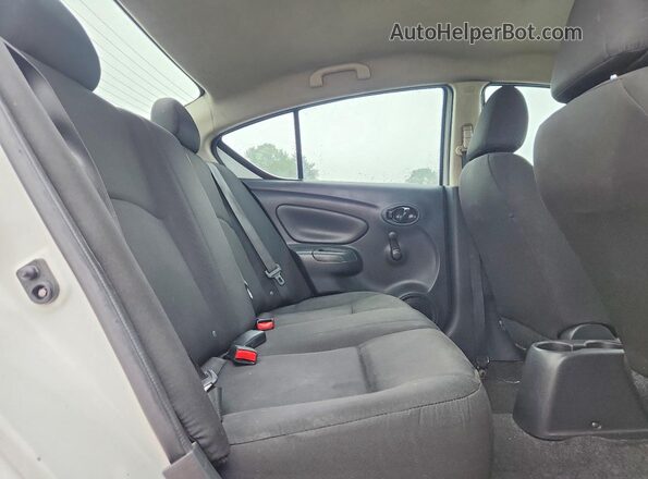 3N1CN7AP4KL822733 2019 NISSAN VERSA White Rear seats view
