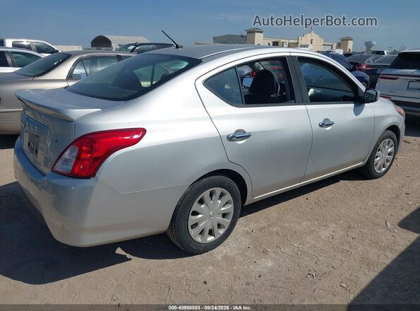 3N1CN7AP5JK442563 2018 NISSAN VERSA Серый Задняя правая четверть