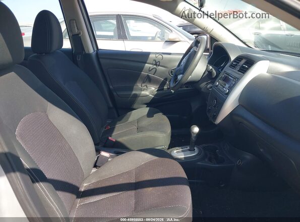3N1CN7AP5JK442563 2018 NISSAN VERSA Серый Вид салона спереди