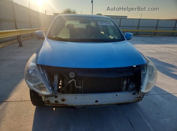 3N1CN7AP5JL840964 2018 NISSAN VERSA Blue Widok z przodu
